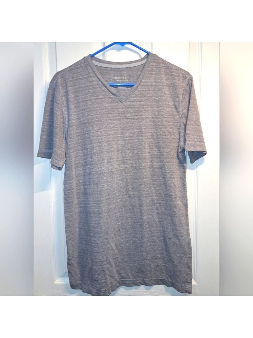 Menrona Mens Gray V Neck Tee T Shirt Medium